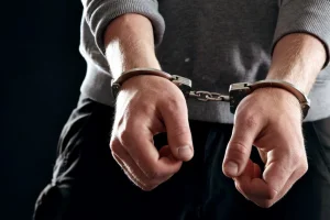 Затримання на Дніпропетровщині: резонансна справа про зґвалтування дівчинки