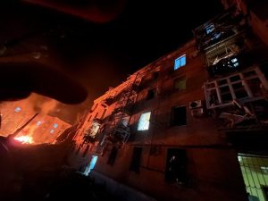 Потужна атака на Дніпро: вибухи, пожежі та постраждалі
