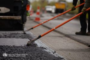 Ремонт доріг на Дніпропетровщині: сім шляхів відновлено після зими