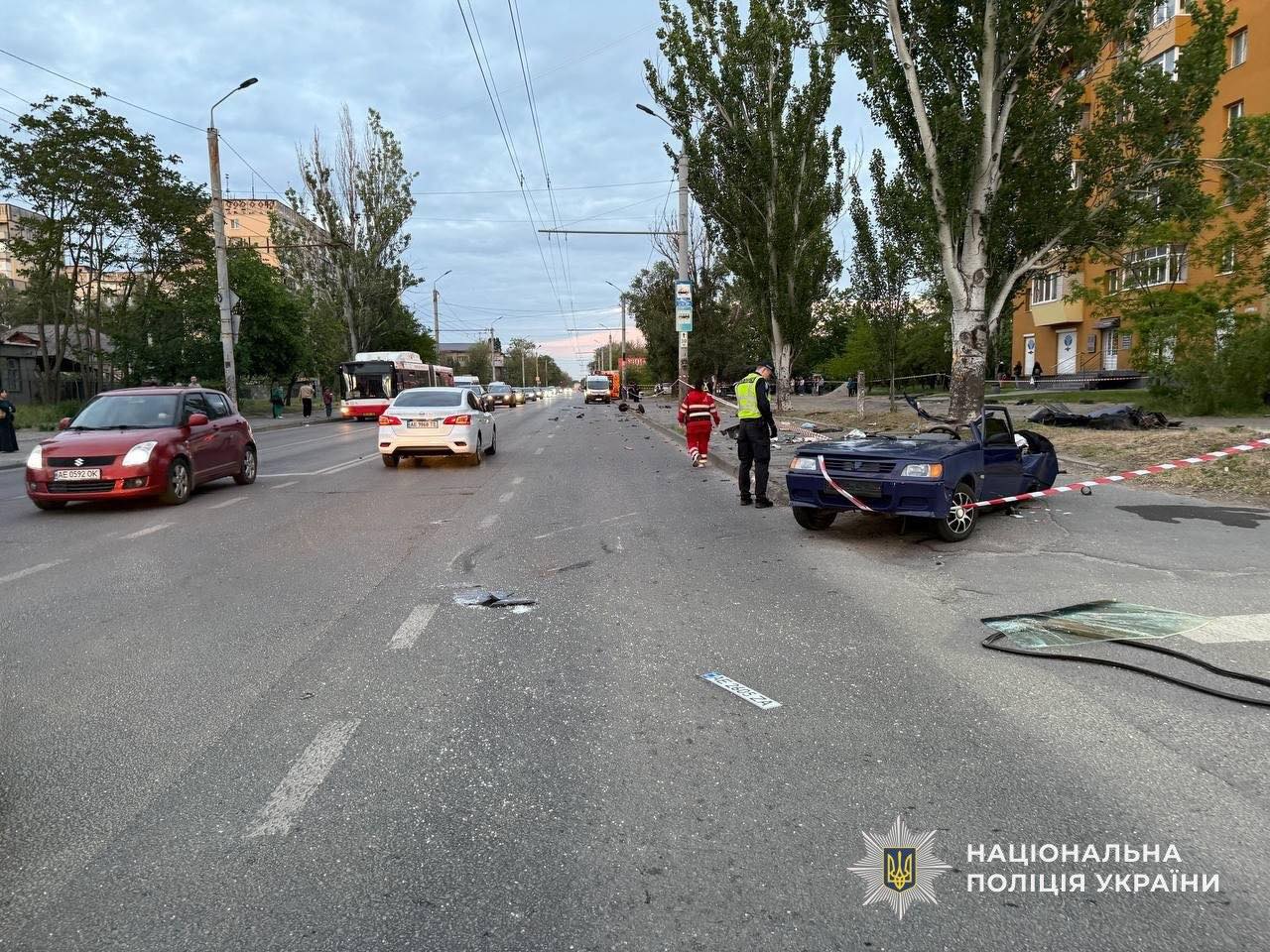 Смертельна ДТП на Калиновій у Дніпрі: «Ягуар» влетів у зупинку з людьми