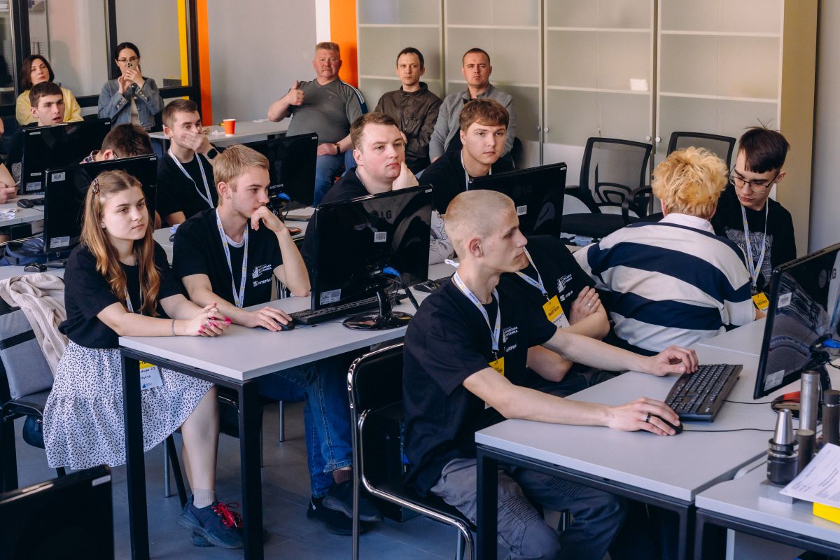 В Дніпрі провели змагання для студентів профтеху Interpipe ProfTech