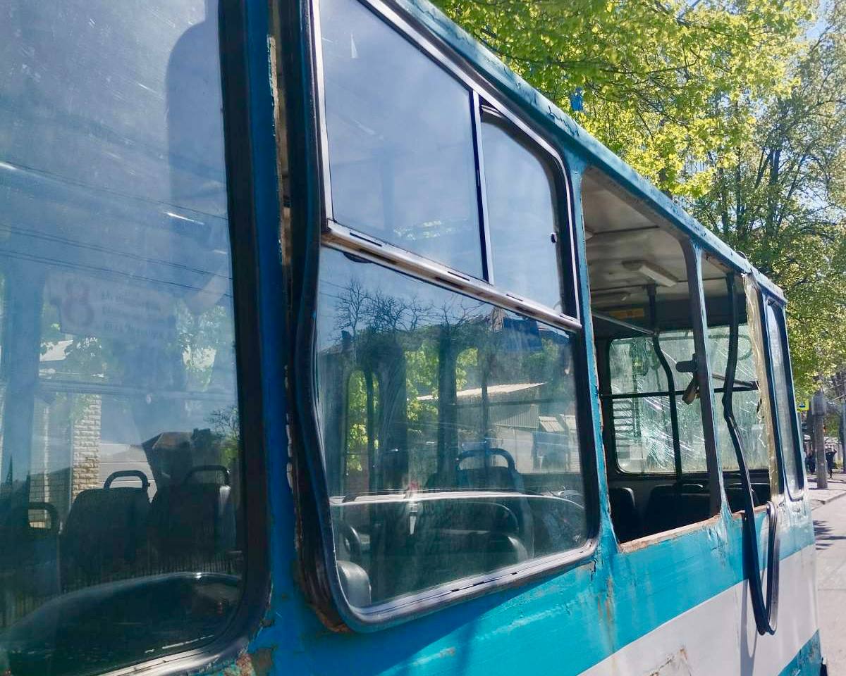 Удар по Дніпру 3 травня: пошкоджено університет, коледж та гуртожиток