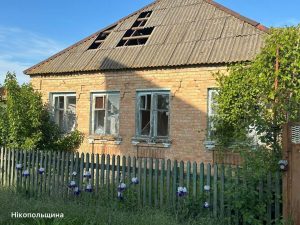 Під ударом три райони Дніпропетровщини: пожежі та поранена жінка