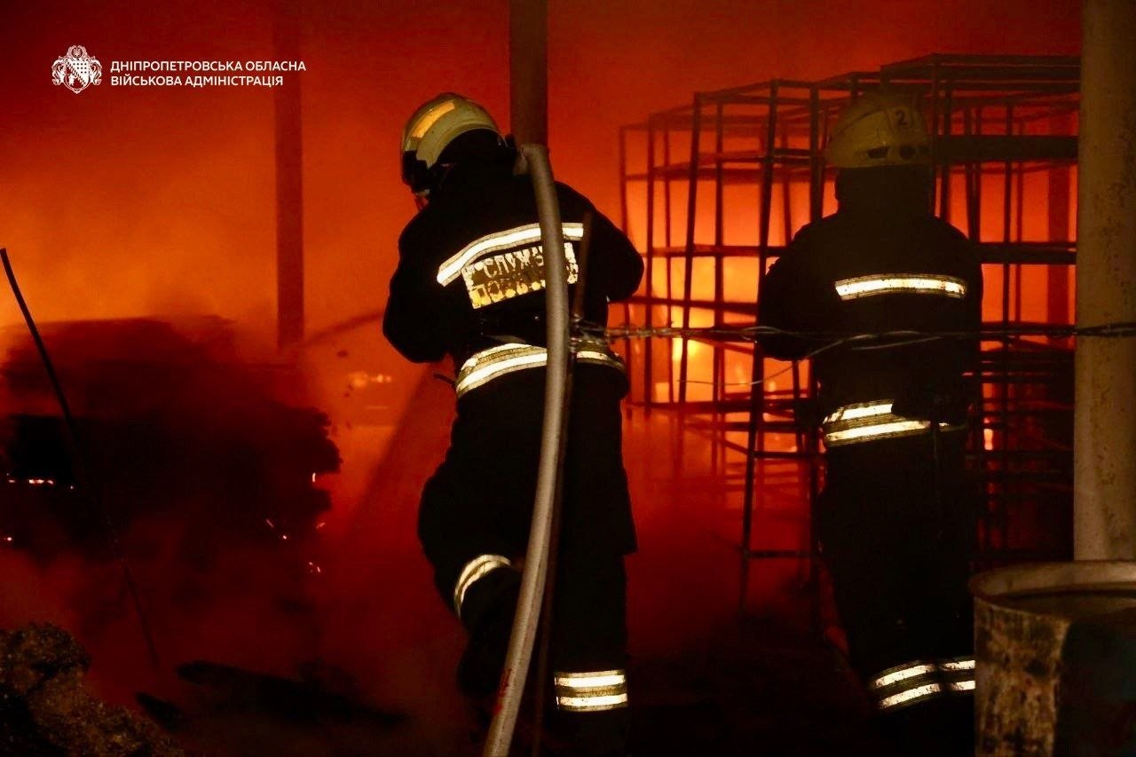 Четверо загиблих і 16 поранених: стали відомі наслідки вечірнього удару по Дніпру