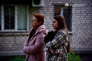 Нічний обстріл Дніпра: постраждала вагітна жінка та пожежа (ФОТО)
