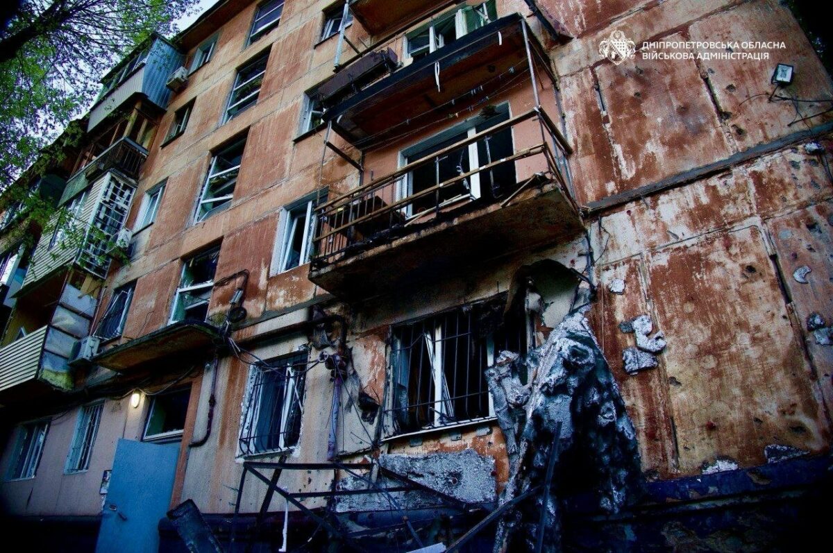 Атака на Дніпро вночі 7 травня: двоє поранених і пожежа