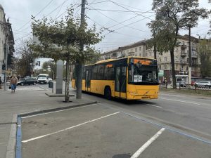 Громадський транспорт у Дніпрі змінив маршрути: які зміни відбулися