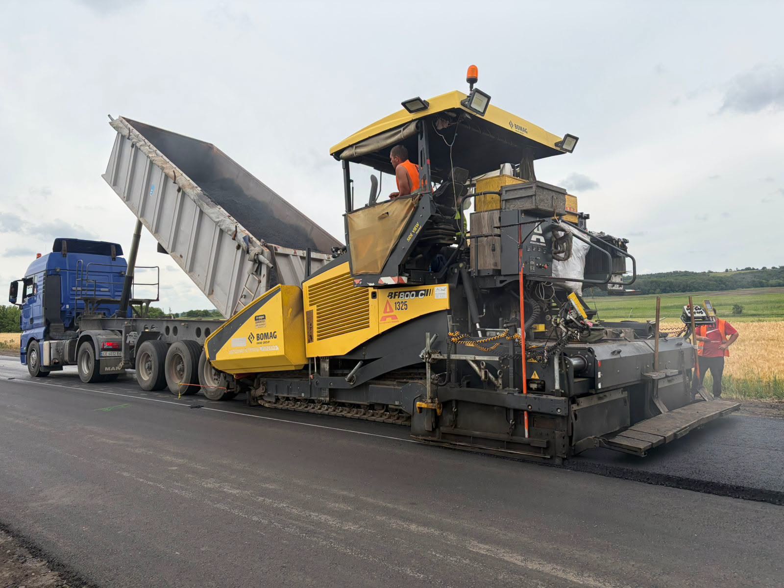В Дніпропетровській області ремонтують дороги і наносять нову розмітку: список трасс