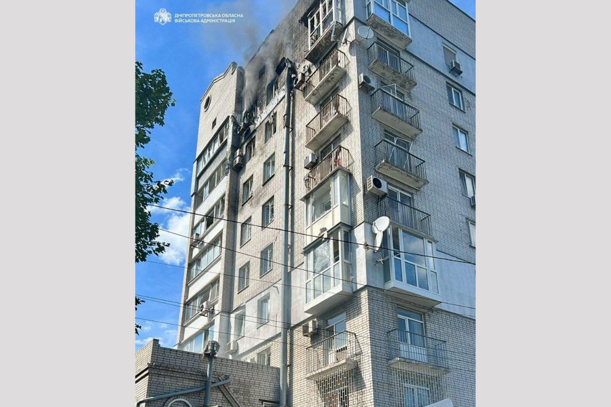 Росіяни знову вдарили по Дніпру: пошкоджено багатоповерхівку, поранено 8-річну дівчинку