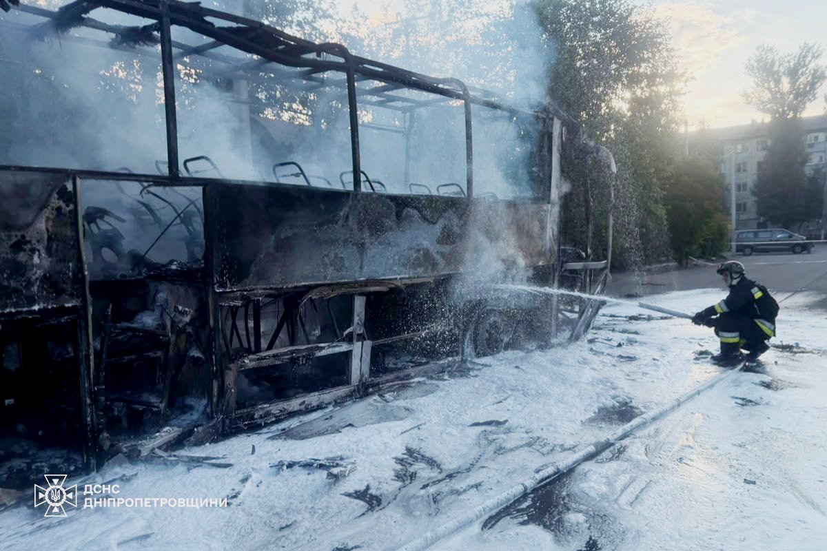 ДСНС показала фото наслідків ударів по Дніпропетровщині