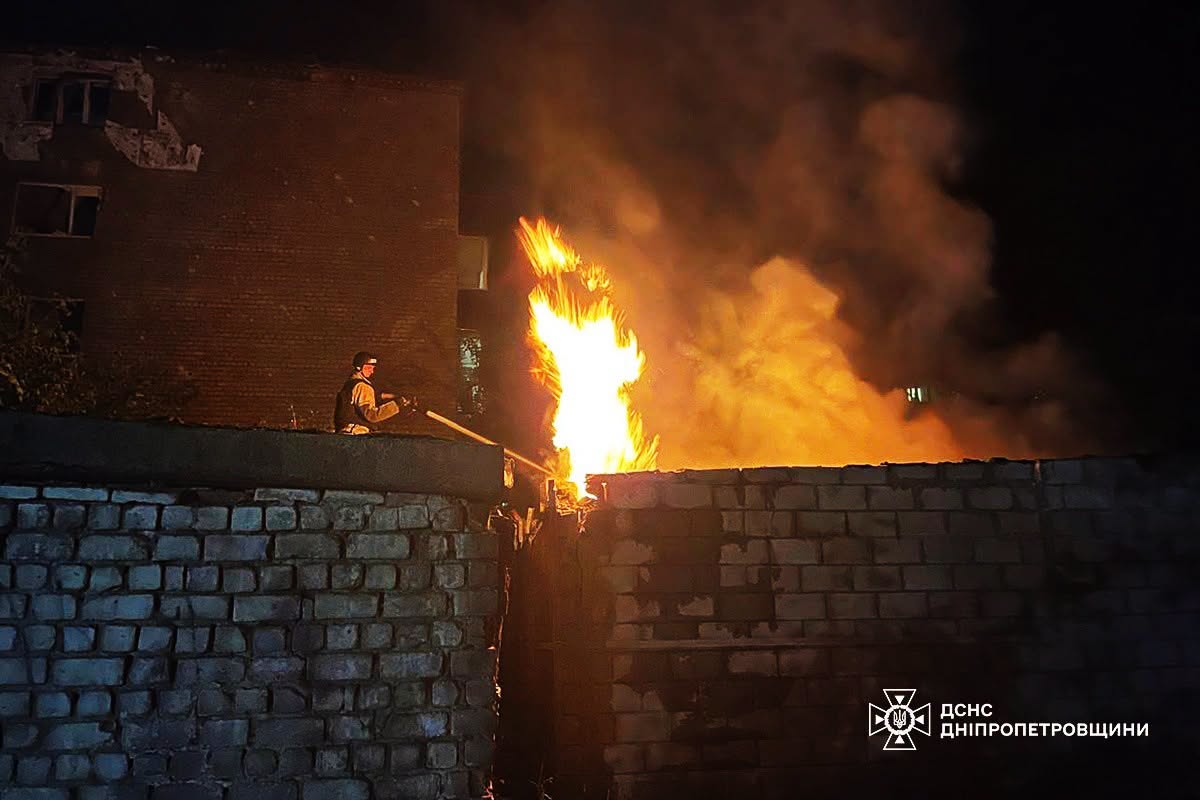 ДСНС показала фото наслідків ударів по Дніпропетровщині 