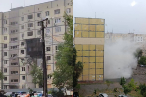 Обвал під’їзду на Перемозі: пил і паніка у Дніпрі