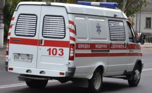 Небезпечне падіння в Нікополі: медики врятували життя чоловікові